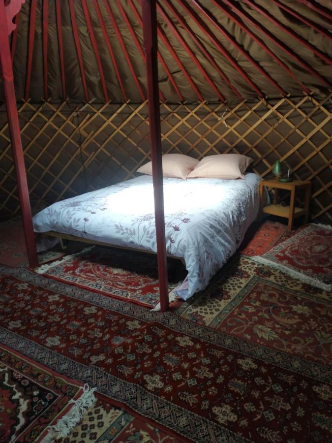 Yourte Rustique En Permaculture Creysse  Exterior photo